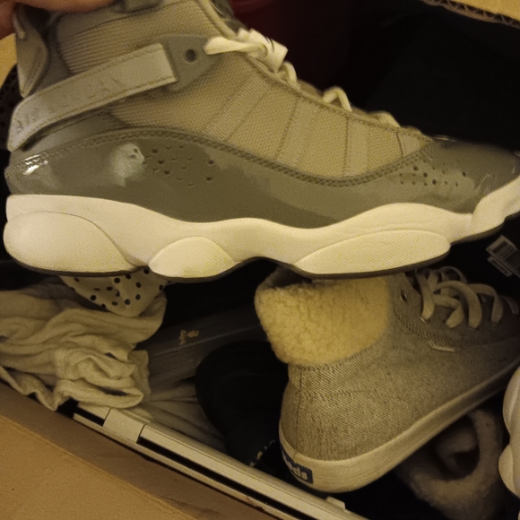 Air jordans size 7 womens - Picture 3 of 3